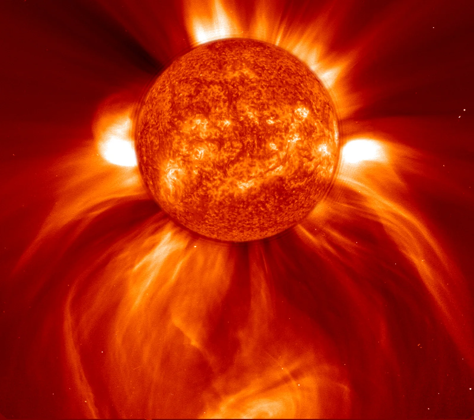 太陽から噴き出したコロナ質量放出のコロナグラフ観測画像