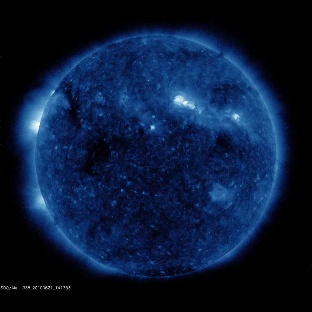 紫外線でとらえた太陽の全面像。