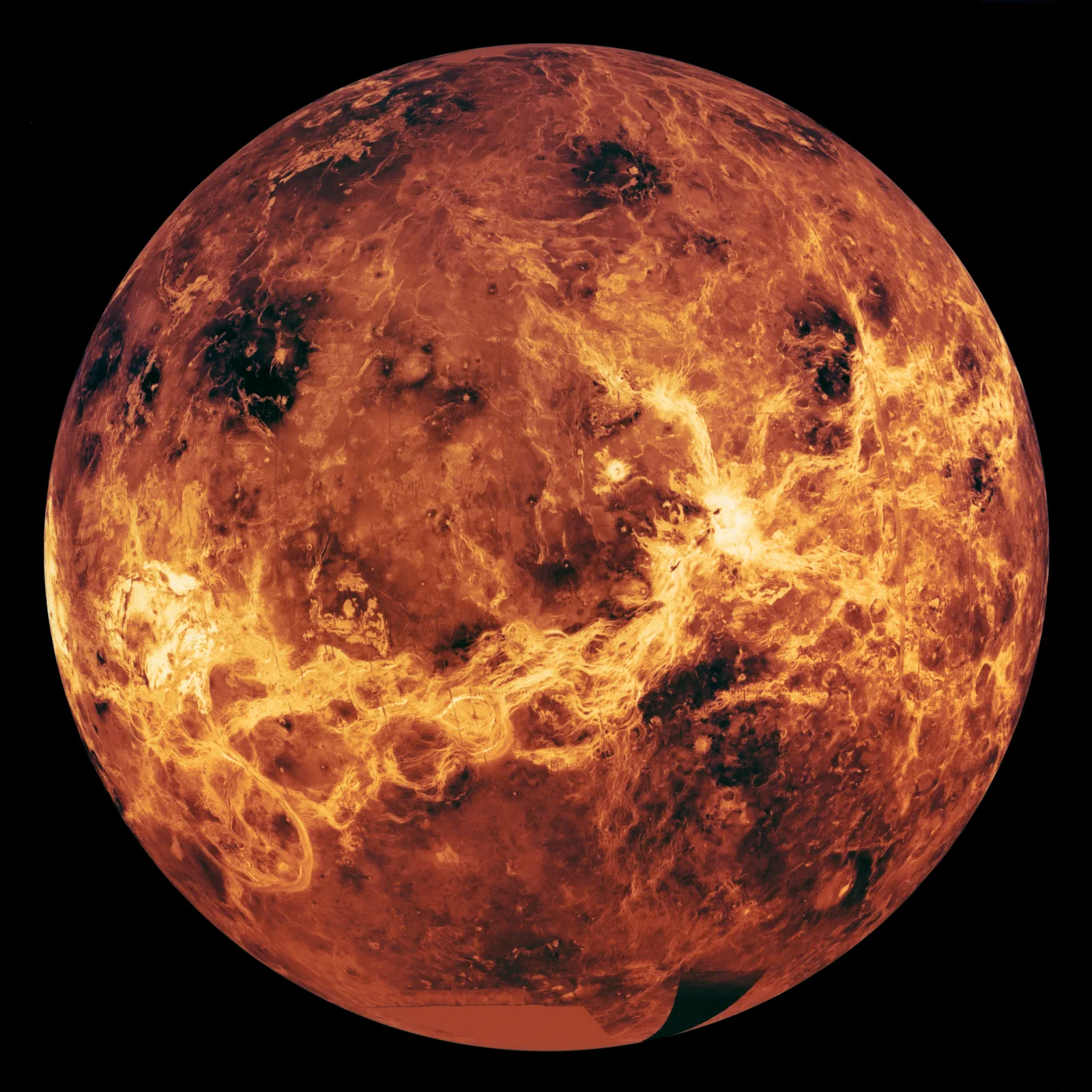 レーダー観測で描き出された、雲の下にある金星の地表